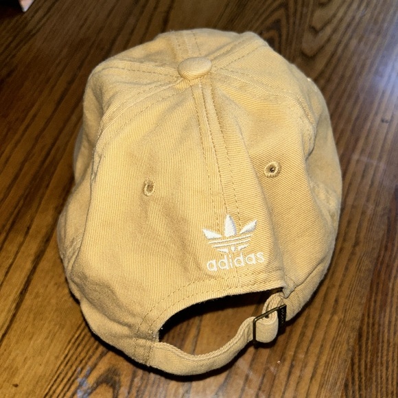 Adidas cap - Picture 2 of 10